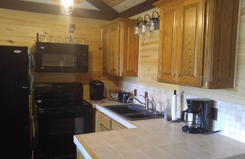 Burneyville Cabin | Idyllic Cross Timbers Country Cabin #1 - Guest Rated 9.8/10