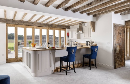 Bromsgrove Other | Relax at Crossbrook Farm with Hot Tub & Spa Amenities