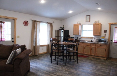 Murfreesboro Cabin | Discover Crosscut Cabins: Ideal for Hiking & Family Fun!