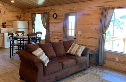 Murfreesboro Cabin | Idyllic Crosscut Cabins: Private Hiking Near Lake & River