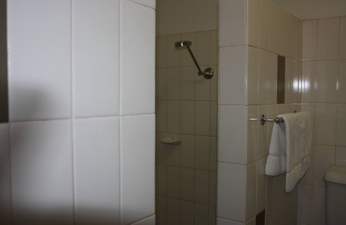 Casula Hotel | Discover Crossroads Hotel Liverpool: Family-Friendly Comfort