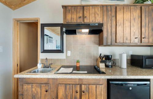 Sperry House | CrossTimbers Marina and Cottages
