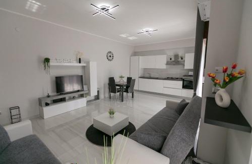 Crotone Apartment | Top-Rated Crotone 5 Stelle: Free Parking & Netflix Access