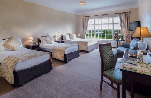 Mount Nugent Hotel | Experience Comfort at Crover House Hotel - 4-Star Retreat