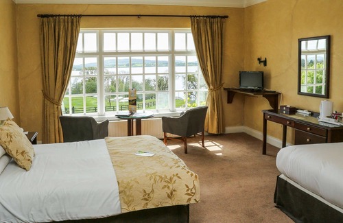 Mount Nugent Hotel | Experience Comfort at Crover House Hotel - 4-Star Retreat