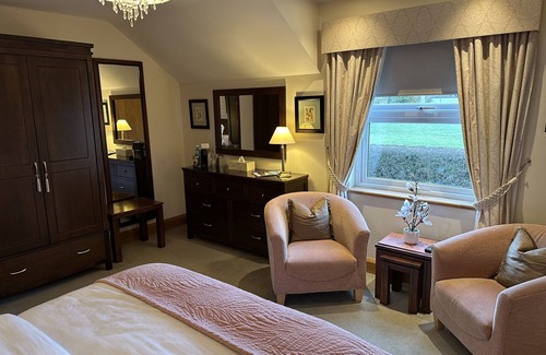 Coleraine Bed & Breakfast | Experience Elegance at Crowfield House - 5 Star Guest Rated