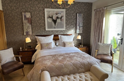 Coleraine Bed & Breakfast | Experience Elegance at Crowfield House - 5 Star Guest Rated