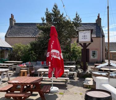 Findhorn Hotel | Comfortable Stay at Crown and Anchor Inn with Family Amenities