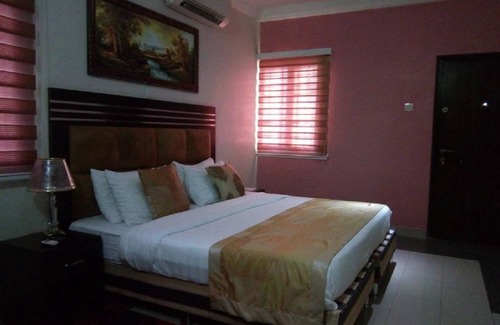 Maitama Hotel | Convenient Crown Apartments with Kitchen and Child-Friendly Amenities