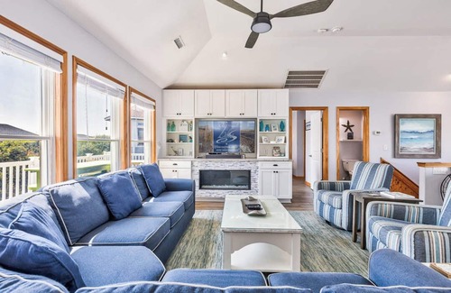 Corolla House | Beachside Bliss at Crown Blessing: Pet-Friendly Retreat