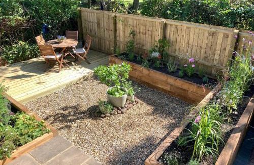 Bury St Edmunds House | Pet-Friendly Crown Cottage: Rated 9/10 for Families