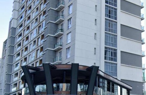 Esenyurt Apartment | Discover Crown Deluxe Apartment with Inviting Pool Access