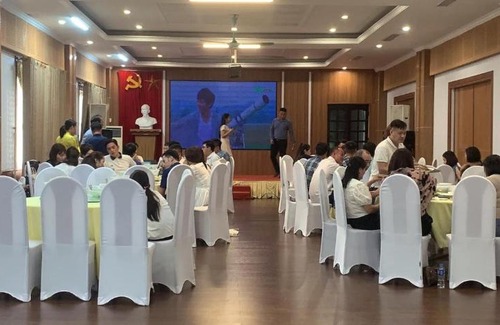 Thai Nguyen Hotel | Unwind at Crown Hotel Thái Nguyên - Rated 9/10 & Family-Friendly