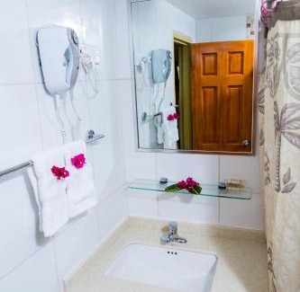 Crown Point Hotel | Experience Oceanfront Bliss at Crown Point Beach Hotel