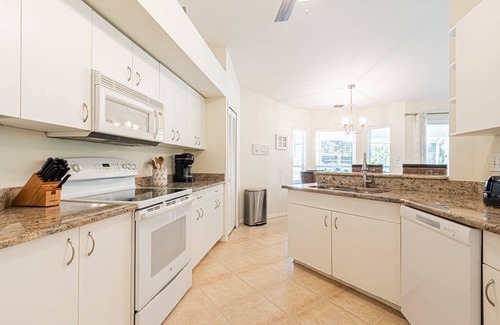 Crown Pointe House | Relax at Crown Pointe: Lake View Home with Heated Pool