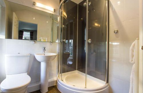 Horningsea Hotel | Top-Rated Crown & Punchbowl: Family-Friendly with Breakfast