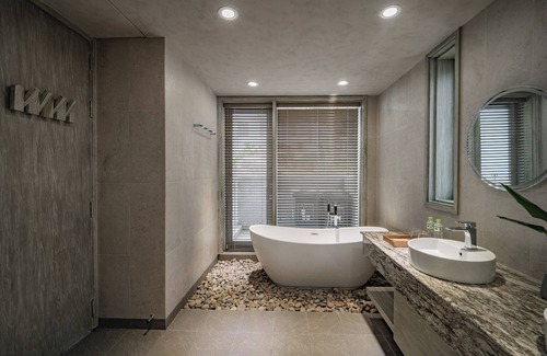 Phu Cat Hotel | Relaxing Crown Retreat Quy Nhon with Ocean Views & Spa
