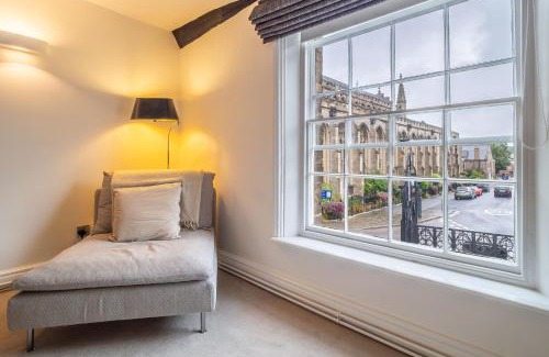Bury St Edmunds House | Discover Family-Friendly Comfort at Crown Street 4