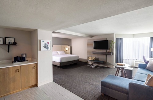 Norcross Hotel | Eco-Friendly Retreat at Crowne Plaza Atlanta NE - Norcross