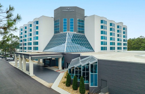Norcross Hotel | Eco-Friendly Retreat at Crowne Plaza Atlanta NE - Norcross