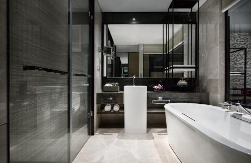 Jintai District Hotel | Crowne Plaza Baoji City Center by IHG
