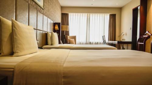 Haidian Hotel | Elegant Crowne Plaza Beijing Zhongguancun - 5-Star Retreat