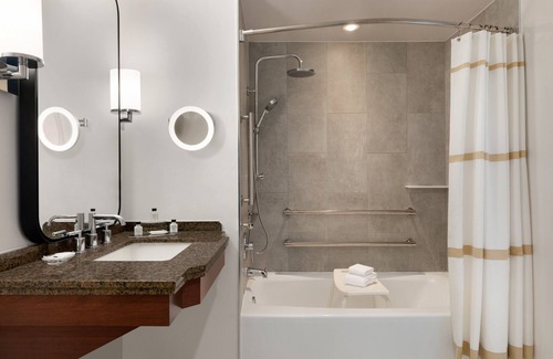 Greenbelt Hotel | Discover Crowne Plaza College Park - Top-Rated Amenities Await