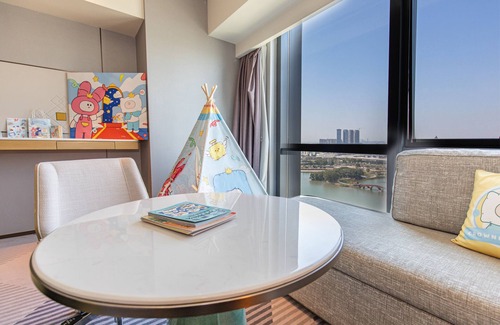 Nanhai Hotel | Relax at Crowne Plaza Foshan Nanhai - 4-Star Comfort & Amenities
