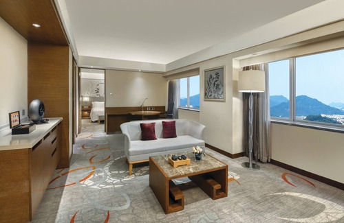 Yuexiu Hotel | Discover Crowne Plaza Guangzhou City Centre: 5-Star Comfort