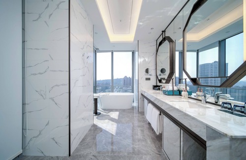 Yuhang District Hotel | Relax at Crowne Plaza Hangzhou Linping with Family-Friendly Perks