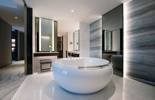 Jianggan Hotel | Experience Crowne Plaza Hangzhou Qiantang: Rated 9.8/10