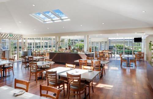 Windsor Resort | Discover Crowne Plaza Hawkesbury Valley: 4-Star Oceanfront Escape
