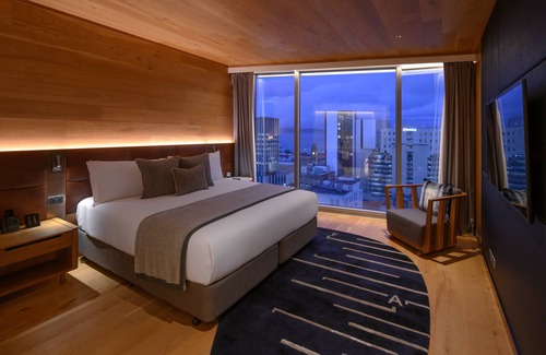 Hobart Central Business District Hotel | Indulge at Crowne Plaza Hobart - 4-Star Comfort Awaits
