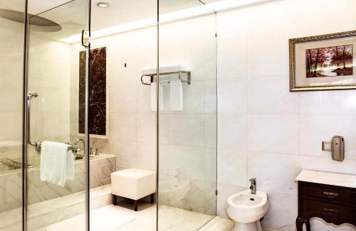 Luohu Hotel | Relax at Crowne Plaza Hotel & Suites Landmark Shenzhen