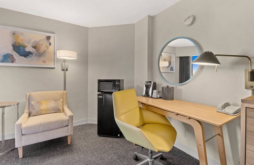 Greenway Plaza-Upper Kirby Hotel | Relax at Crowne Plaza Houston Med Ctr-Galleria Area Hotel