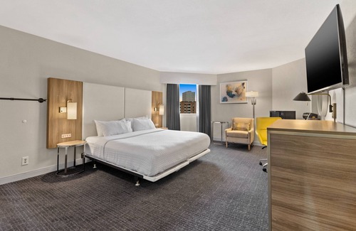 Greenway Plaza-Upper Kirby Hotel | Relax at Crowne Plaza Houston Med Ctr-Galleria Area Hotel