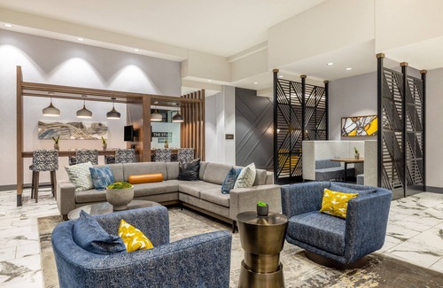 Kearney Hotel | Top-Rated Crowne Plaza Kearney with Pool and Spa Amenities