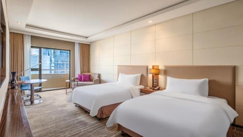 Kunming City Centre Hotel | Elegant Crowne Plaza Kunming City Centre: Family-Friendly Stay