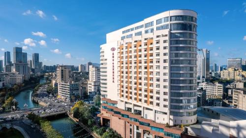 Kunming City Centre Hotel | Elegant Crowne Plaza Kunming City Centre: Family-Friendly Stay