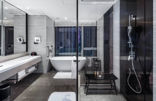 Kunshan Hotel | Experience Comfort at Crowne Plaza Kunshan, 5-Star Stay