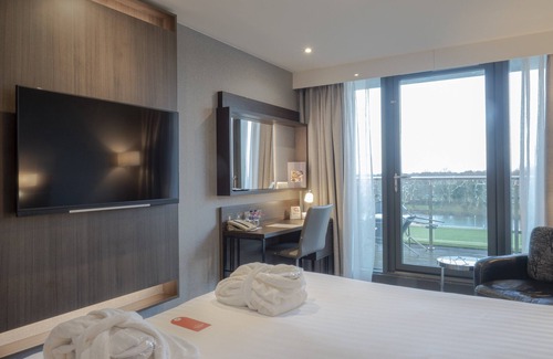 Surbiton Hotel | Discover Crowne Plaza London - Kingston, an IHG Hotel