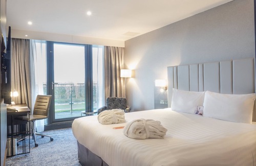Surbiton Hotel | Discover Crowne Plaza London - Kingston, an IHG Hotel