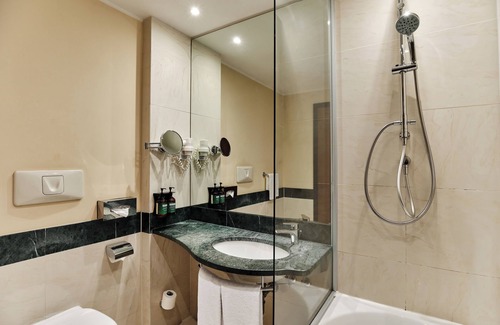 Case Nuove Hotel | Elegant Stay at Crowne Plaza Malpensa Airport, 4-Star Comfort