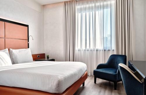 Case Nuove Hotel | Discover Crowne Plaza Milan - Malpensa Airport with Top Amenities