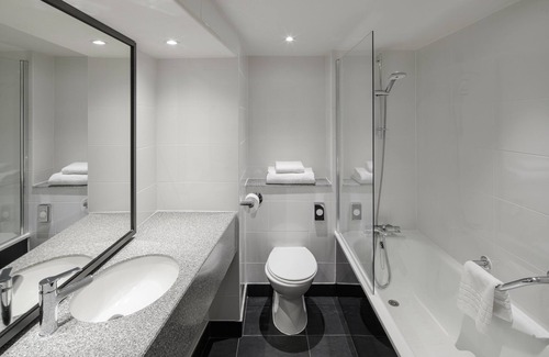 Nottingham City Centre Hotel | Relax at Crowne Plaza Nottingham: Pool, Spa & High Ratings
