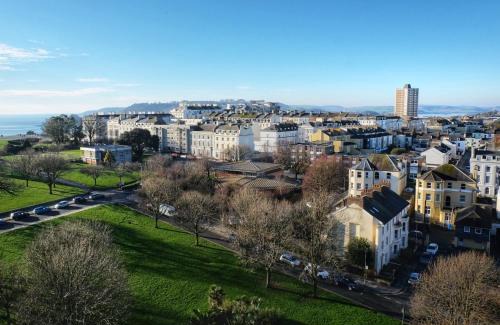 Barbican Hotel | Oceanfront Bliss at Crowne Plaza Plymouth, an IHG Hotel