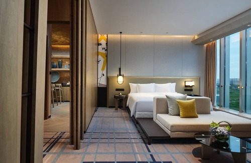 Nantong Hotel | Impressive Crowne Plaza Qidong: 4-Star Comfort Awaits