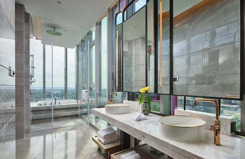 Nantong Hotel | Impressive Crowne Plaza Qidong: 4-Star Comfort Awaits