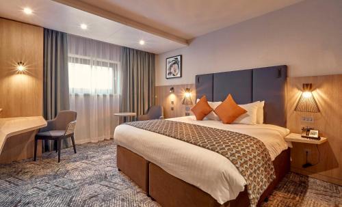Winnersh Hotel | Inviting Crowne Plaza Reading East: Pool, Spa & Great Reviews