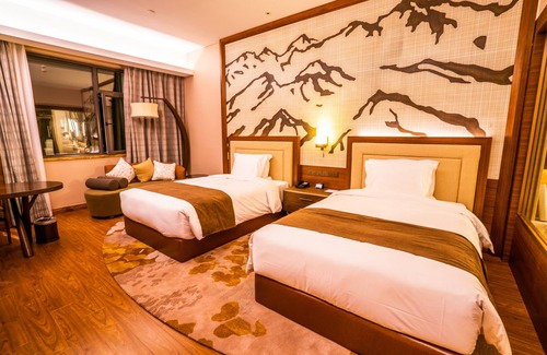Changbai Mountain North Slope Hotel | Relax at Crowne Plaza Resort Changbaishan Hot Spring